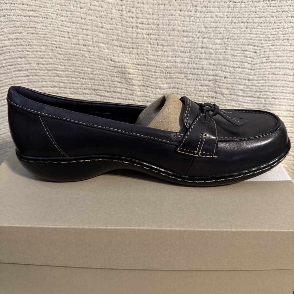 Clarks Ashland Bubble Navy Leather Women's Loafers Cushion Soft Shoes 7 XW New - Picture 12 of 16